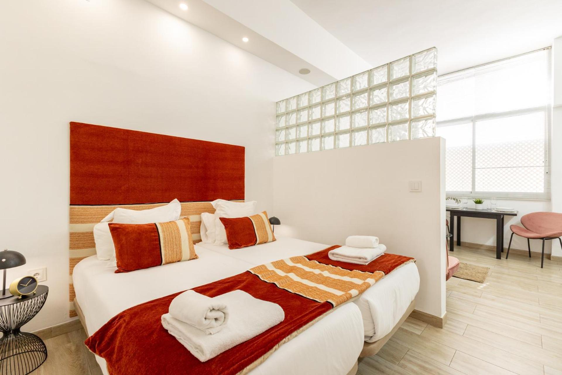 Apartment Isg Encantador Estudio En Alameda De Hercules Seville